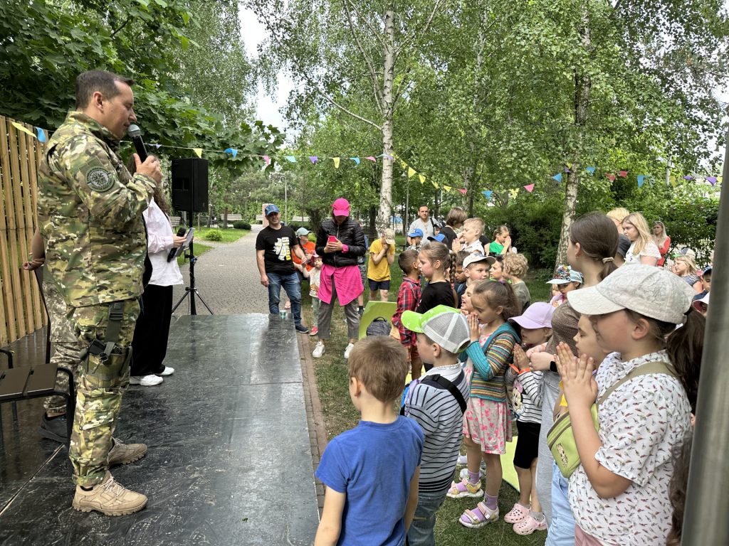 Капелан на сцені