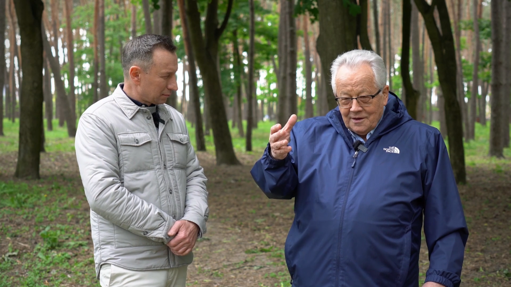 Віталій Стебенєв і Костянтин Величко в парку