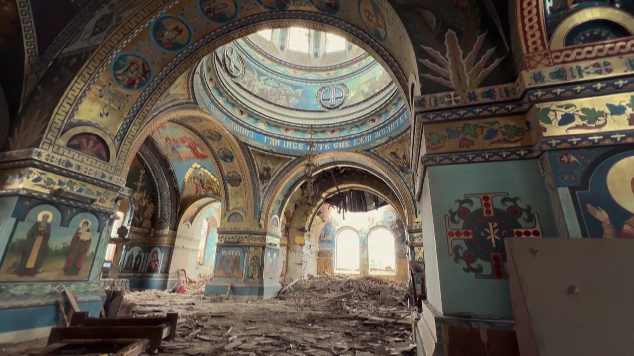 Понівечена церква в Україні