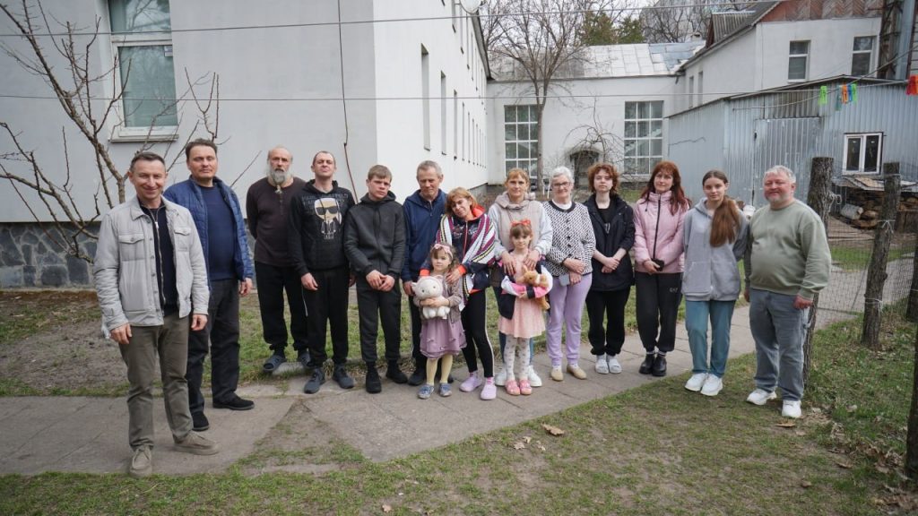 Ми втратили все, що мали. Родина Петреченків.